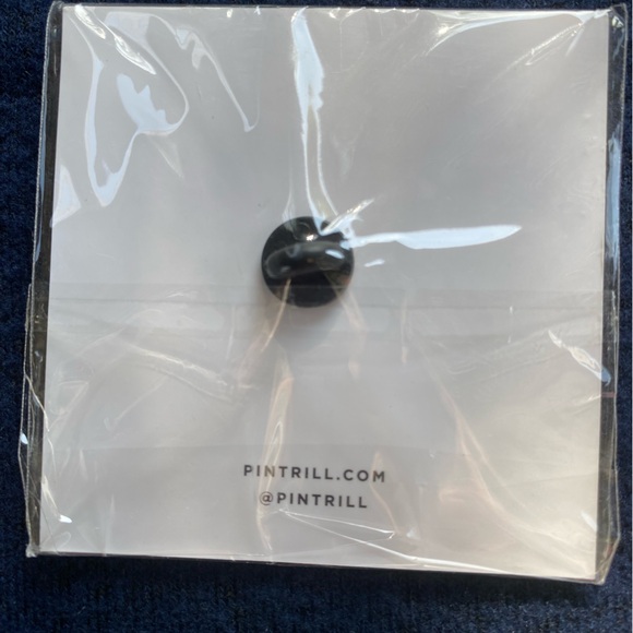 Pineapple pin - Picture 3 of 3